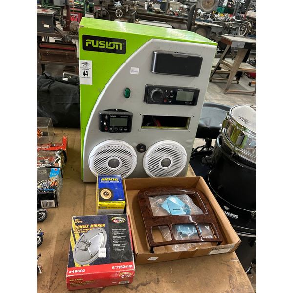 Stereo Display Case w/Accessories, Auto Steering/Mirror, Dash Surround Sound