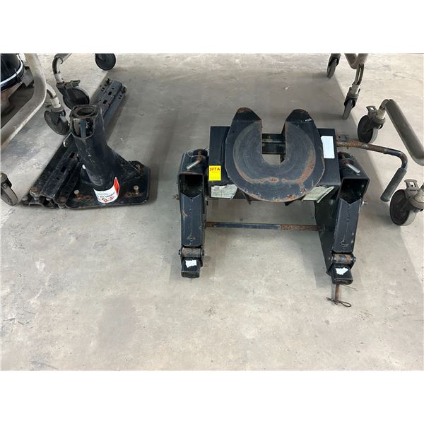 5th Wheel Hitch w/Ball & Adapter