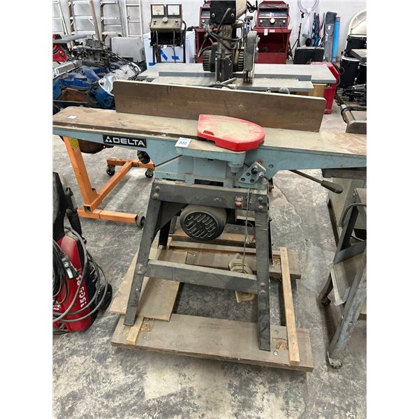 Delta Electric Jointer w/Rolling Stand