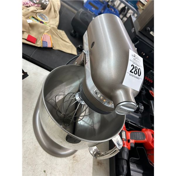 Kitchen Aid   8 Qt.  Mixer w/Bowl/Whip w/Box