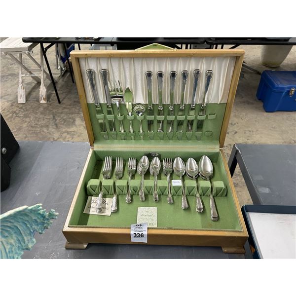 Rogers Del Mar Flatware Set w/Case