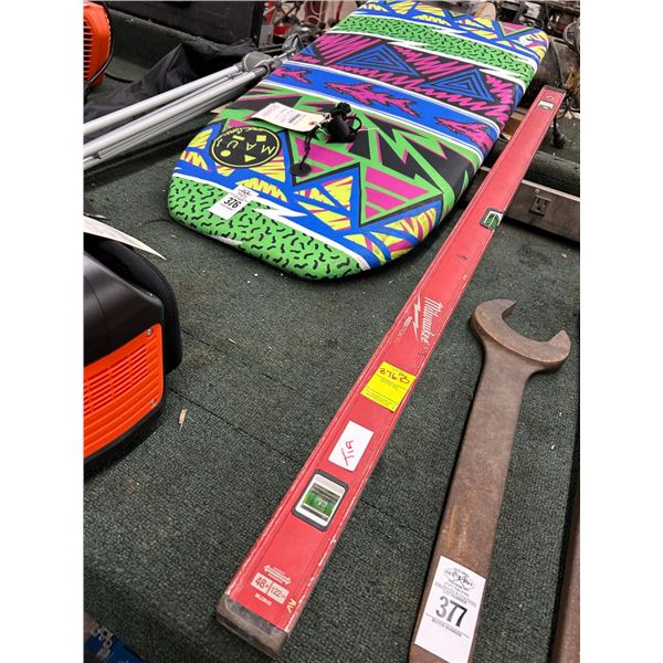 Milwaukee Red Stick Large 4' Level