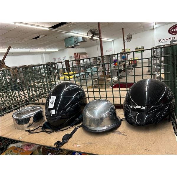 Harley Davidson Motor Cover, 3 Helmets