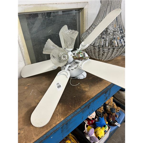 White Ceiling Fan w/Reversible Blades/Light Kit