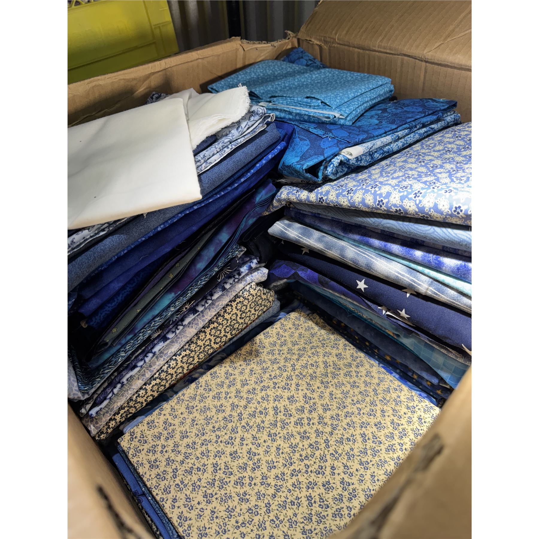 Mixed Material Box 2 cubic feet