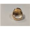 Image 4 : Vintage 10 KT Gold "Clan Blair of Balthayock" Signet Ring - Size 9 - Weight: 21.5 grams - Virtue Tut