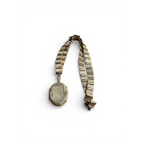 Antique gold colored engraved locket on a heavy 18" gold colored engraved patterned chain necklace