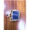 Image 3 : 18 Karat Gold Framed Stone Pendant