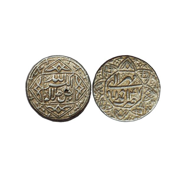Mughal, Akbar (AH 963-1014, 1556-1605 AD), Silver  Rupee, 11.39 gms