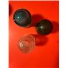 Image 2 : 3 ANTIQUE POWER LINE INSULATORS