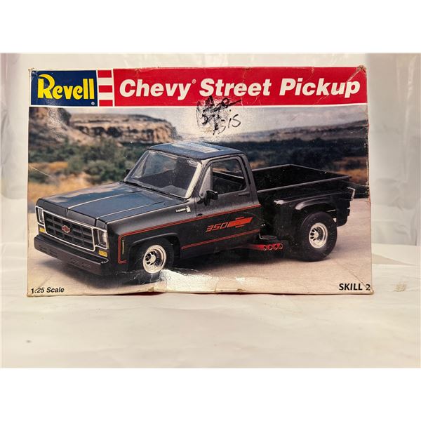 Revell 1977 Chevy Street Pickup 1:25 scale plastic model kit