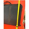 Image 4 : Levy’s bag and table top display