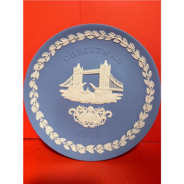 Wedgwood 1975 Christmas Plate featuring Tower Bridge