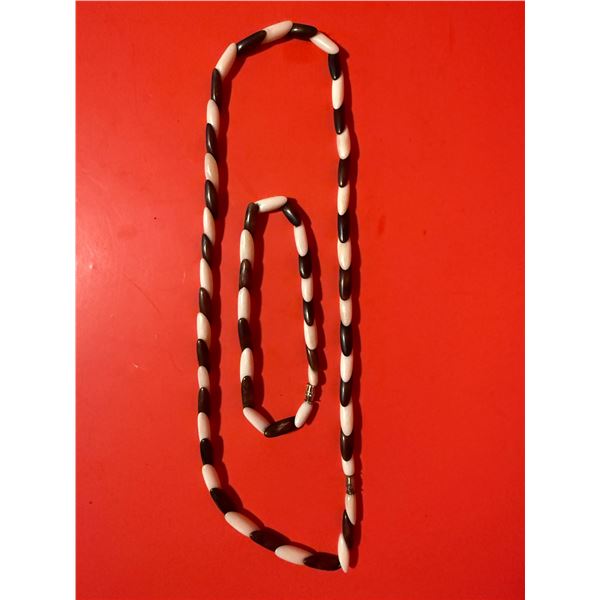 vintage Avon 1980s black and white bead necklace and bracelet set