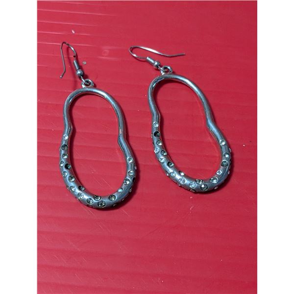 Vintage silver-tone drop earrings with clear rhinestones.