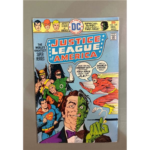 Justice League of America #125 (DC, 1975) Special Guest Villain Two-Face!