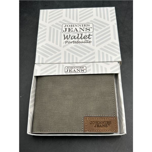 Johnnies Jeans Wallet Set in Two Colors with Multiple Compartments