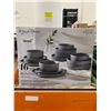 Image 2 : Maison Neuve Windsor 16-Piece Dinnerware Set in Gray
