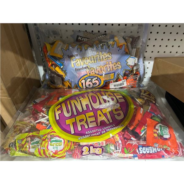 Lot of Funhouse Treats 2kg and Treatsize Favorites with 165 Pieces