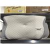 Image 3 : Ergonomic Contour Memory Foam Pillow with Quilted Cover