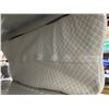 Image 4 : Ergonomic Contour Memory Foam Pillow with Quilted Cover