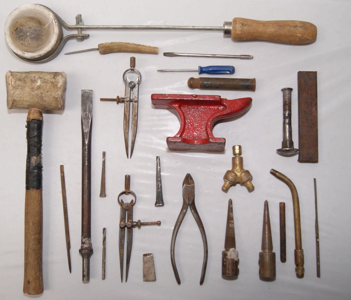 NAVAJO SILVER SMITH TOOLS