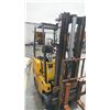 Image 3 : CLARKELIFT C500-30, LPG FORKLIFT, YELLOW *DOES NOT RUN*,