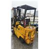 Image 4 : CLARKELIFT C500-30, LPG FORKLIFT, YELLOW *DOES NOT RUN*,