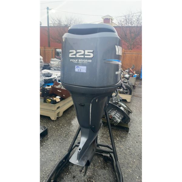 YAMAHA 225 HP FOUR-STROKE FUEL INJECTION OUTBOARD MOTOR ON MOTOR FRAME *UNKNOWN RUNNING CONDITION*