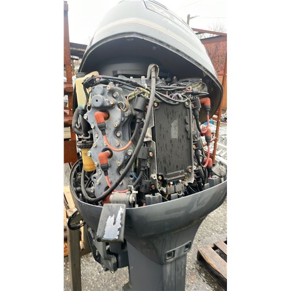YAMAHA SX200TXR2 SALTWATER SERIES II V6 200 HP 0X66 FUEL INJECTION OUTBOARD MOTOR ON PORTABLE MOTOR