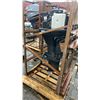 Image 4 : OUTBOARD MOTOR IN MOTOR FRAME *UNKNOWN RUNNING CONDITION*