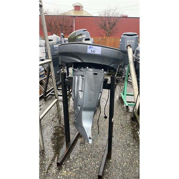 YAMAHA F225TXRD OUTBOARD MOTOR FRAME (MISSING MOTOR PARTS, TOP COVER & PROPELLER PARTS, *FRAME