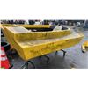Image 4 : 12' CATAMARAN BOAT YELLOW, NO VIN PLATE,