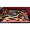 Image 5 : PROTO RED METAL MOBILE 7 DRAWER TOOL CHEST WITH ASSORTED TOOLING CONTENTS