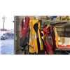 Image 3 : ALL WEATHER HIGH BACK GREY BOAT SEAT & 2 CO2 INFLATABLE LIFE VESTS