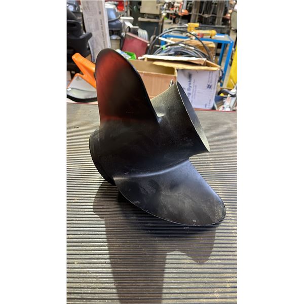 YAMAHA BLACK 13 3/8 X 23M SST PROPELLER