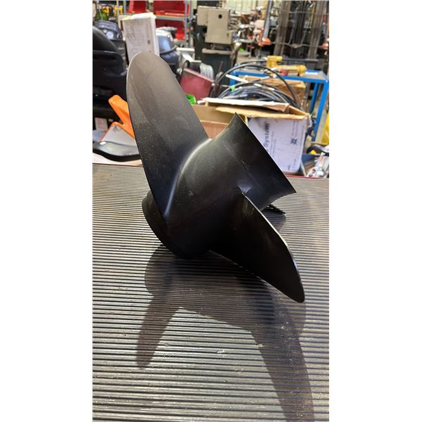 YAMAHA BLACK 15 1/4 X 15 ML PROPELLER