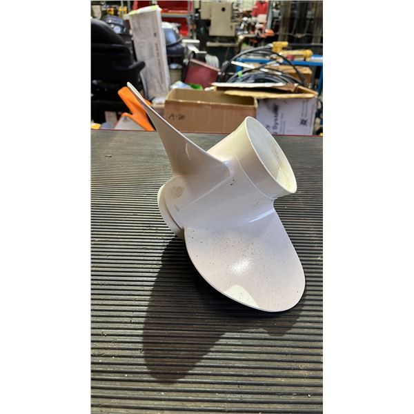 YAMAHA GENUINE WHITE 11 X 15G PROPELLER