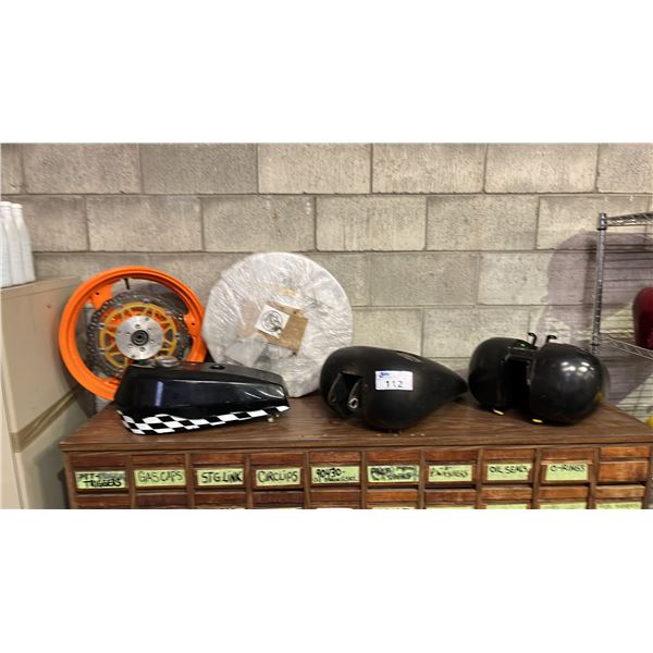 3 ASSORTED MOTORCYCLE FUEL TANKS & 2 RIM AND BRAKE DISC ROTOR ASSEMBLY'S