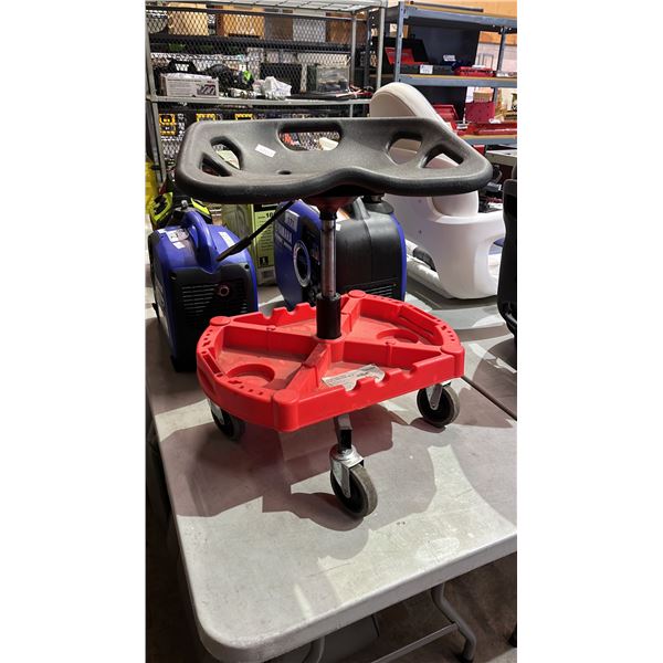 TEKRITE PLASTIC MOBILE ROLLER SEAT WITH STORAGE PLATE