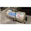 Image 2 : CAMPBELL HAUSFELD 11 GALLON INDUSTRIAL AIR CARRY TANK