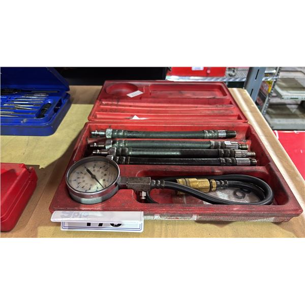 SNAP-ON MT308KB COMPRESSION GAUGE SET IN HARD TRANSPORT CASE (CRACK IN GAUGE)