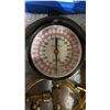 Image 3 : MILTI-PORT FUEL INJECTION PRESSURE TESTING KIT IN HARD TRANSPORT CASE