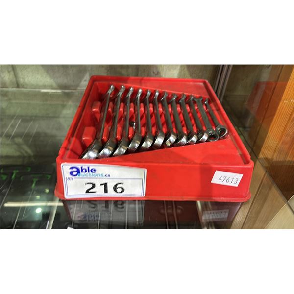 SET OF BLUE-POINT RATCHETING COMBINATION WRENCHES