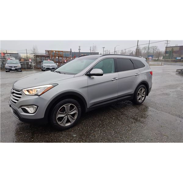 2013 HYUNDAI SANTA FE XL AWD, 4DR SUV, SILVER, VIN KM8SNDHF9DU004956,