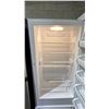 Image 3 : FRIGIDAIRE LFFH17F3QWC 34" WHITE UPRIGHT FREEZER