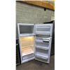 Image 2 : CONCEPT 2 DESIGNER SERIES CRTW120VRW-1 WHITE 23.5" REFRIGERATOR