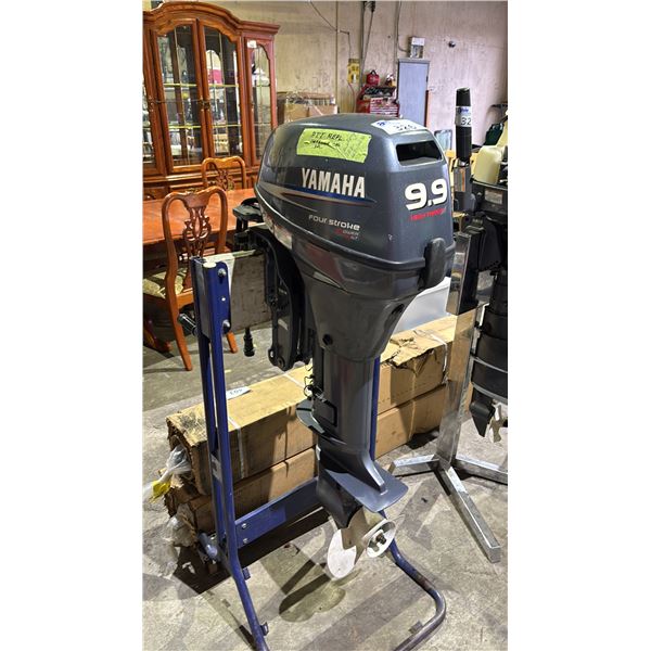 YAMAHA T9.9PLRG 9.9HP OUTBOARD MOTOR ON MOBILE STAND *UNKNOWN WORKING CONDITION*