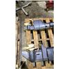 Image 4 : PALLET OF 2 YAMAHA OUTBOARD MOTORS *UNKNOWN WORKING CONDITION*