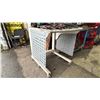 Image 5 : MOBILE 31"W SHOP TABLE/WORK STATION